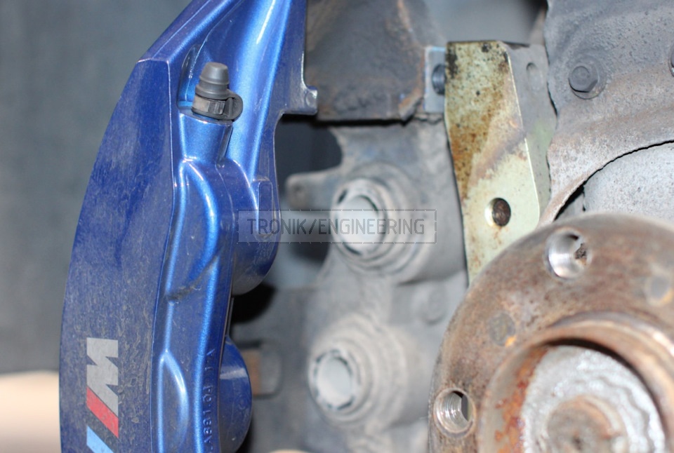 every other brake pads change install new pins and spring - TRONIK.AE every other brake pads change install new pins and spring