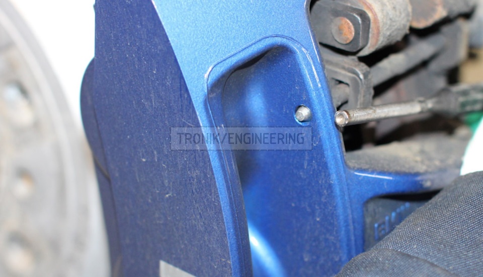 knocking out pins - TRONIK.AE knocking out pins