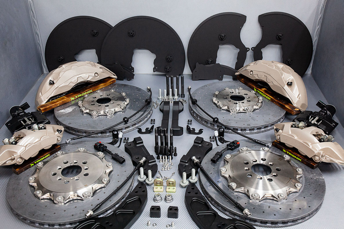 Carbon-ceramic brake kit Rolls-Royce Cullinan . Pic 9
