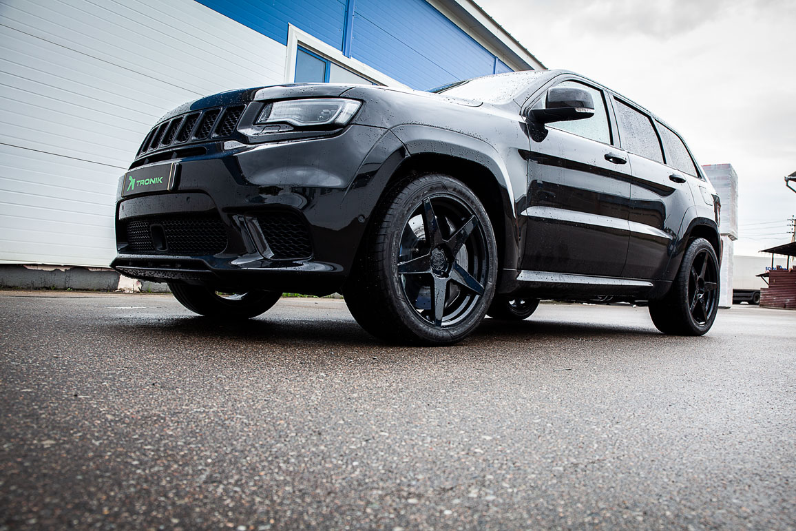 Carbon-ceramic brake system Jeep trackhawk. Pic 11