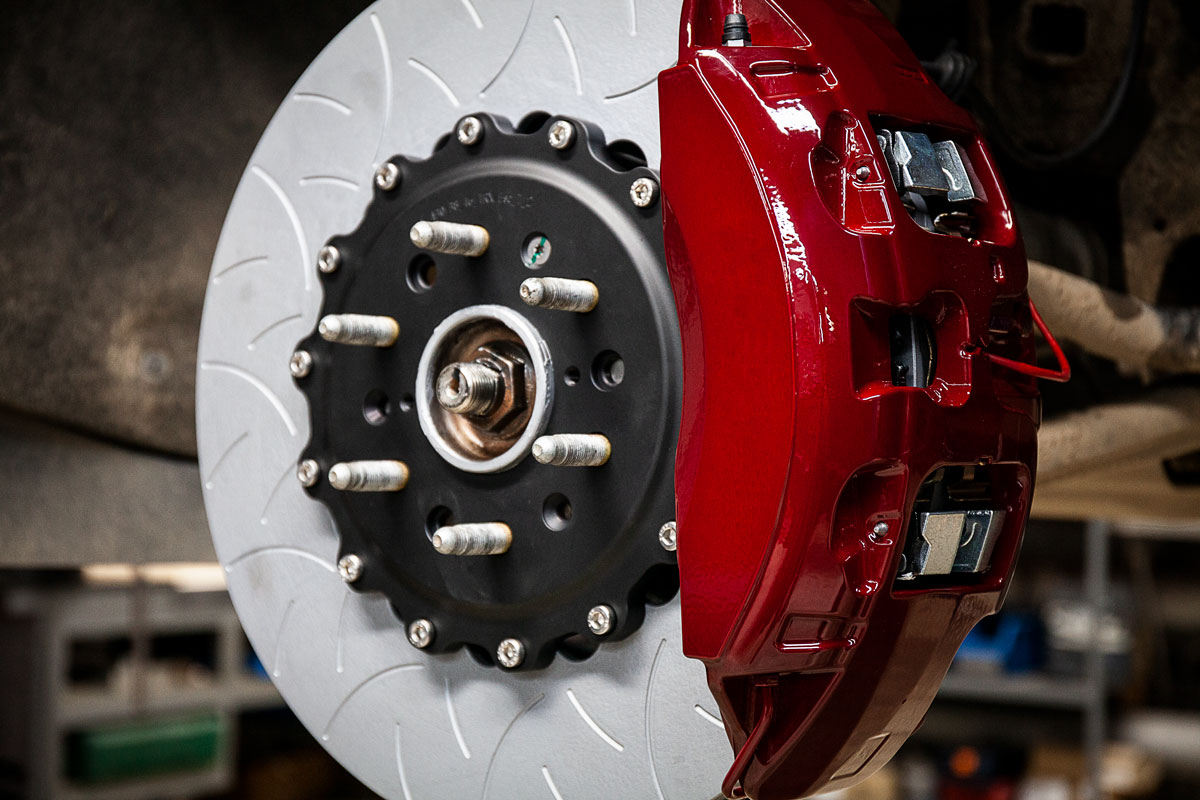 Cadillac Escalade brakes. Pic 2