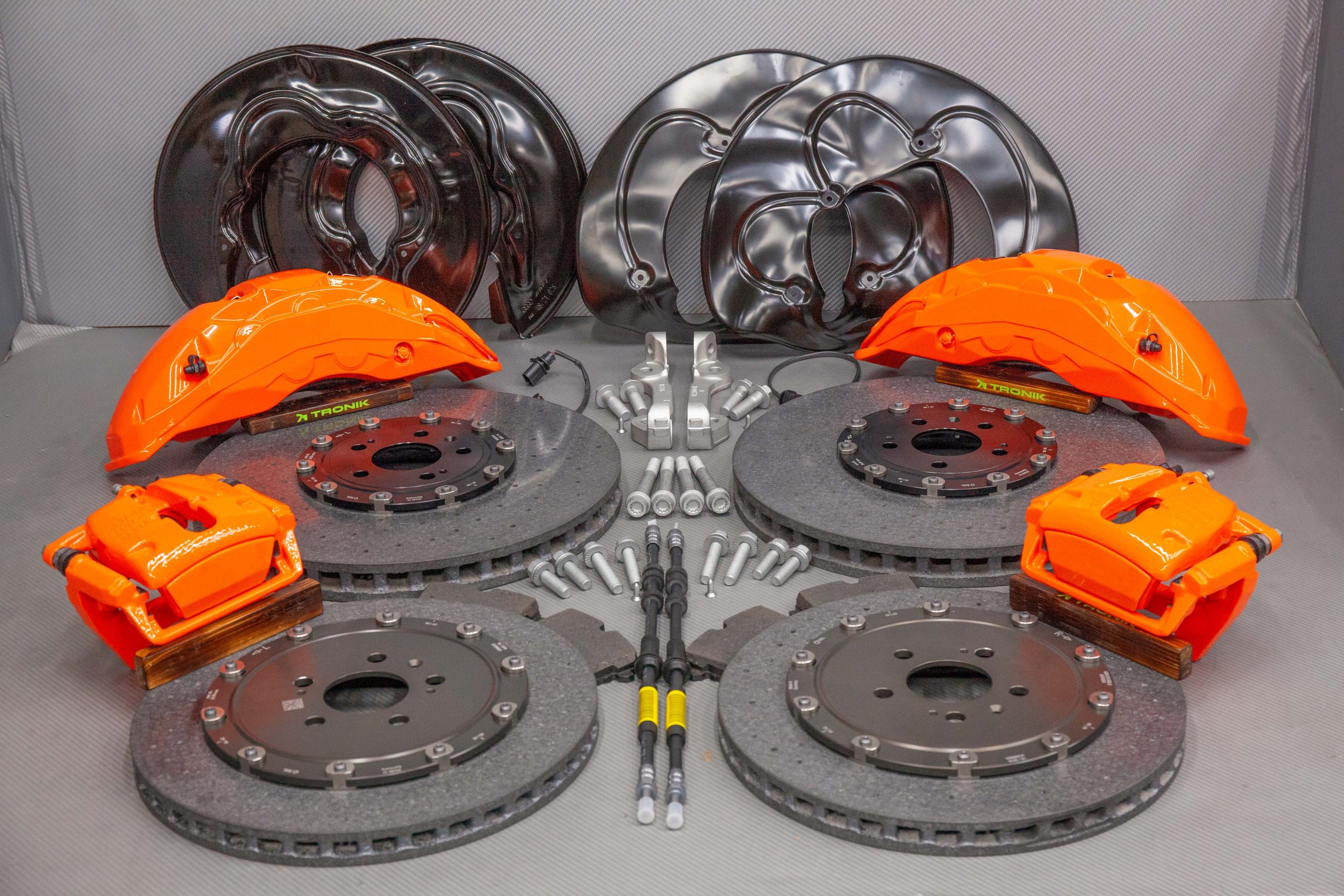 Carbon-ceramic brake system kit for Audi RS6. Photo 1