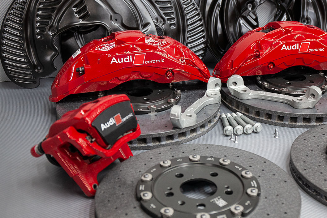 Audi-SQ8-carbon-ceramic-brake-kit.-pic-7.jpg - TRONIK.AE