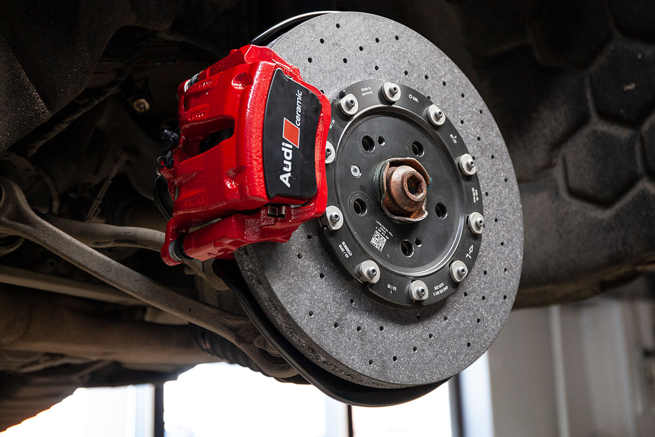 Audi-SQ8-carbon-ceramic-brakes.-pic-3.jpg - TRONIK.AE