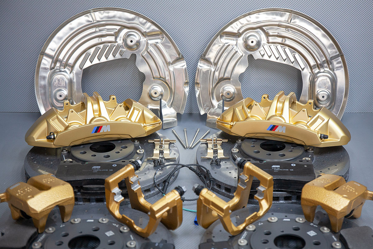 BMW-F90-carbon-ceramic-brakes.-pic-1.jpg - TRONIK.AE