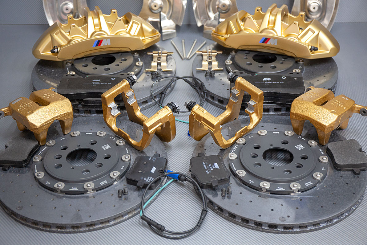 BMW-F90-carbon-ceramic-brakes.-pic-2.jpg - TRONIK.AE