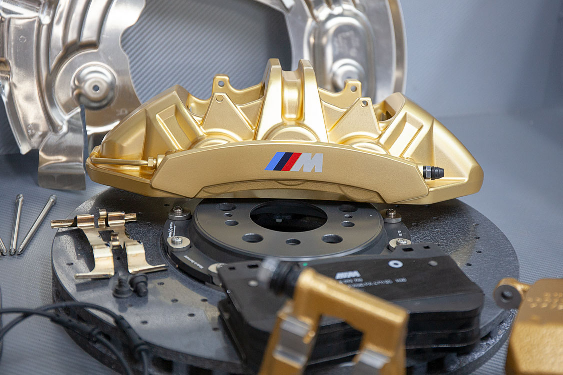 BMW-F90-carbon-ceramic-brakes.-pic-8.jpg - TRONIK.AE