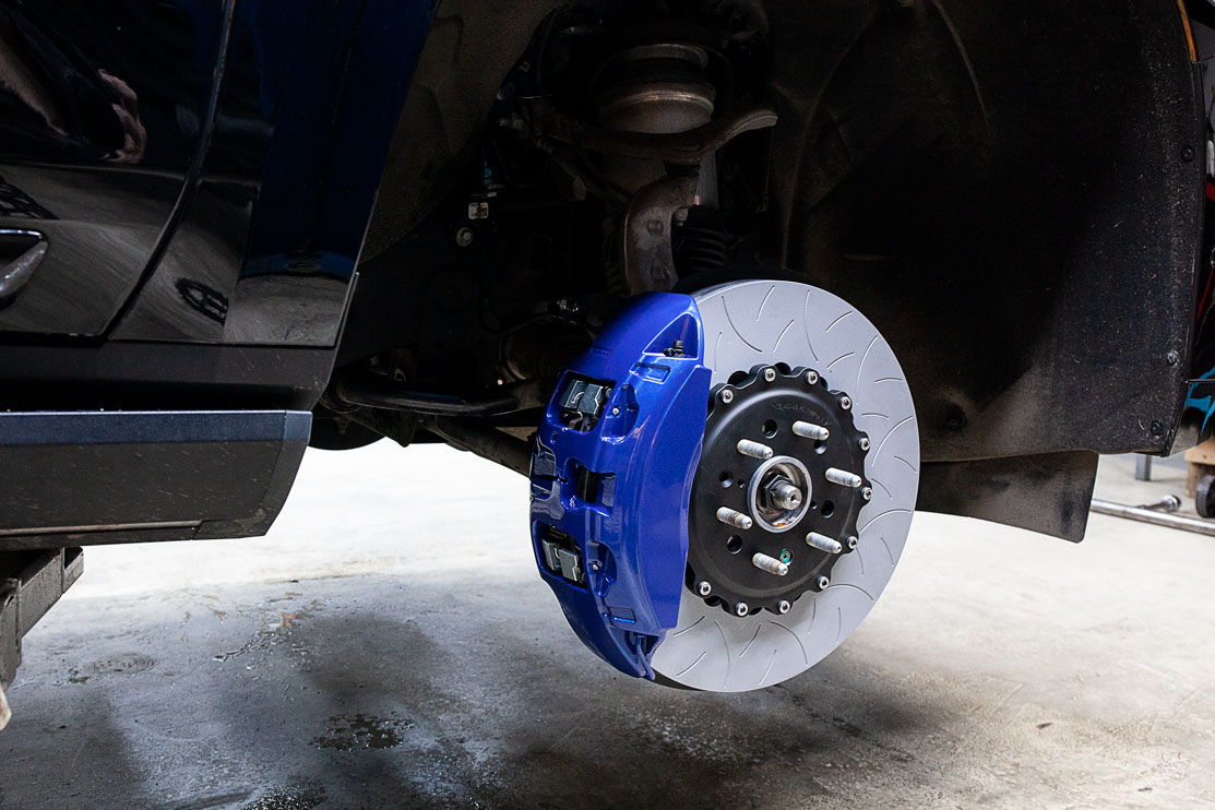 Cadillac-Escalade-big-brakespic-6.jpg - TRONIK.AE