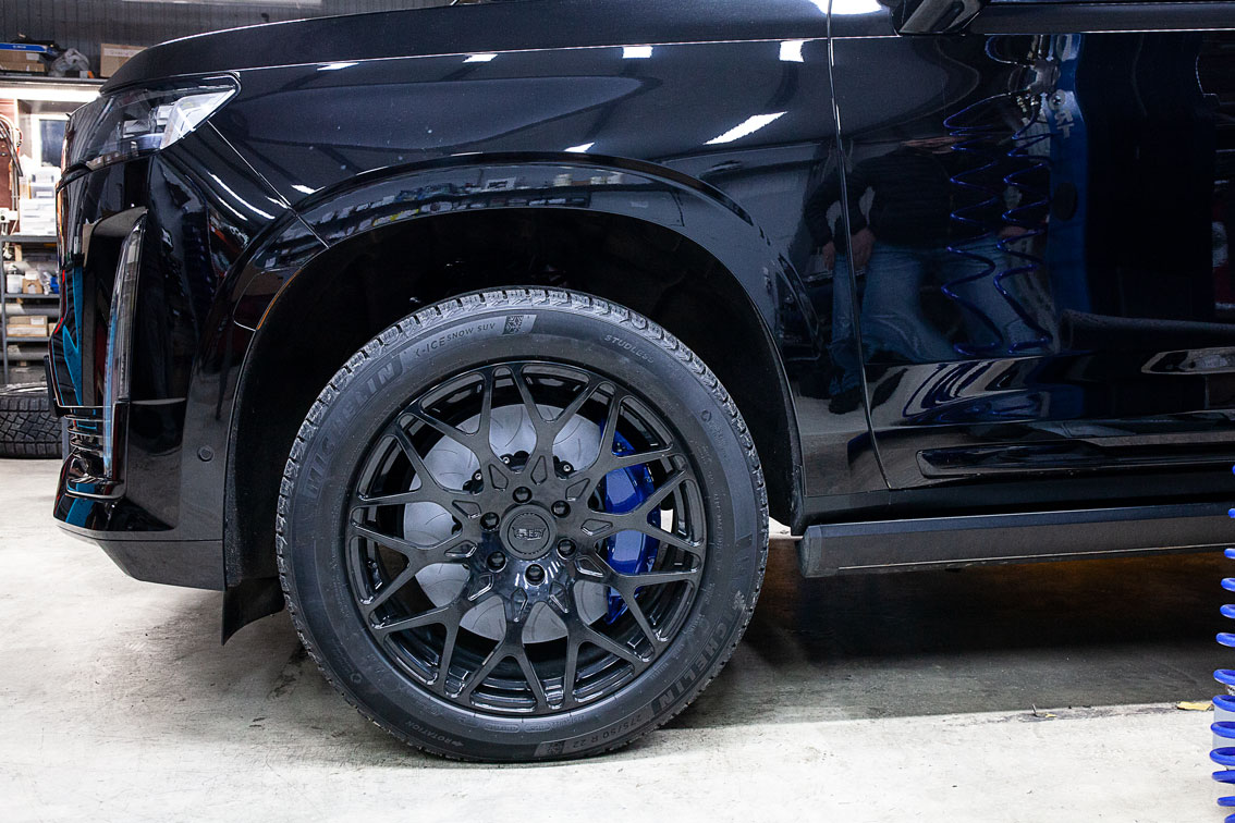Cadillac-Escalade-big-brakespic-8.jpg - TRONIK.AE