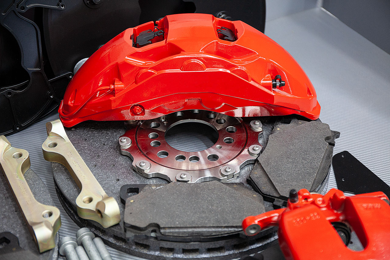 Mercedes-Benz-W463276-carbon-ceramic-brakes.-pic-2.jpg - TRONIK.AE