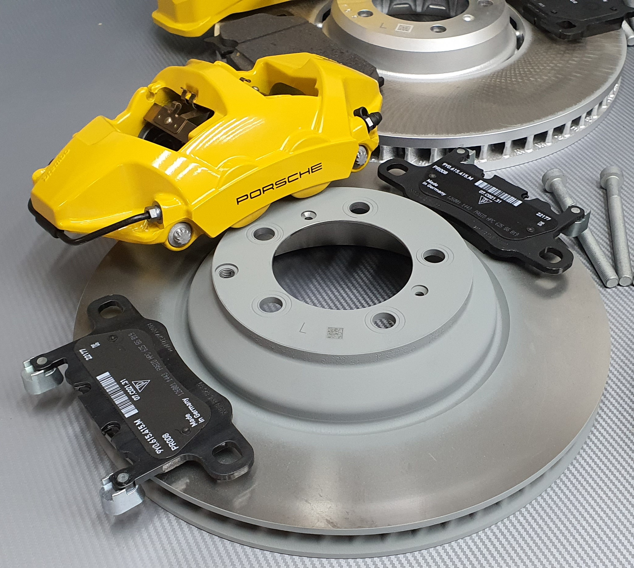 Porsche-Cayenne-9Y0-steel-yellow-kit.-pic-3.jpg - TRONIK.AE
