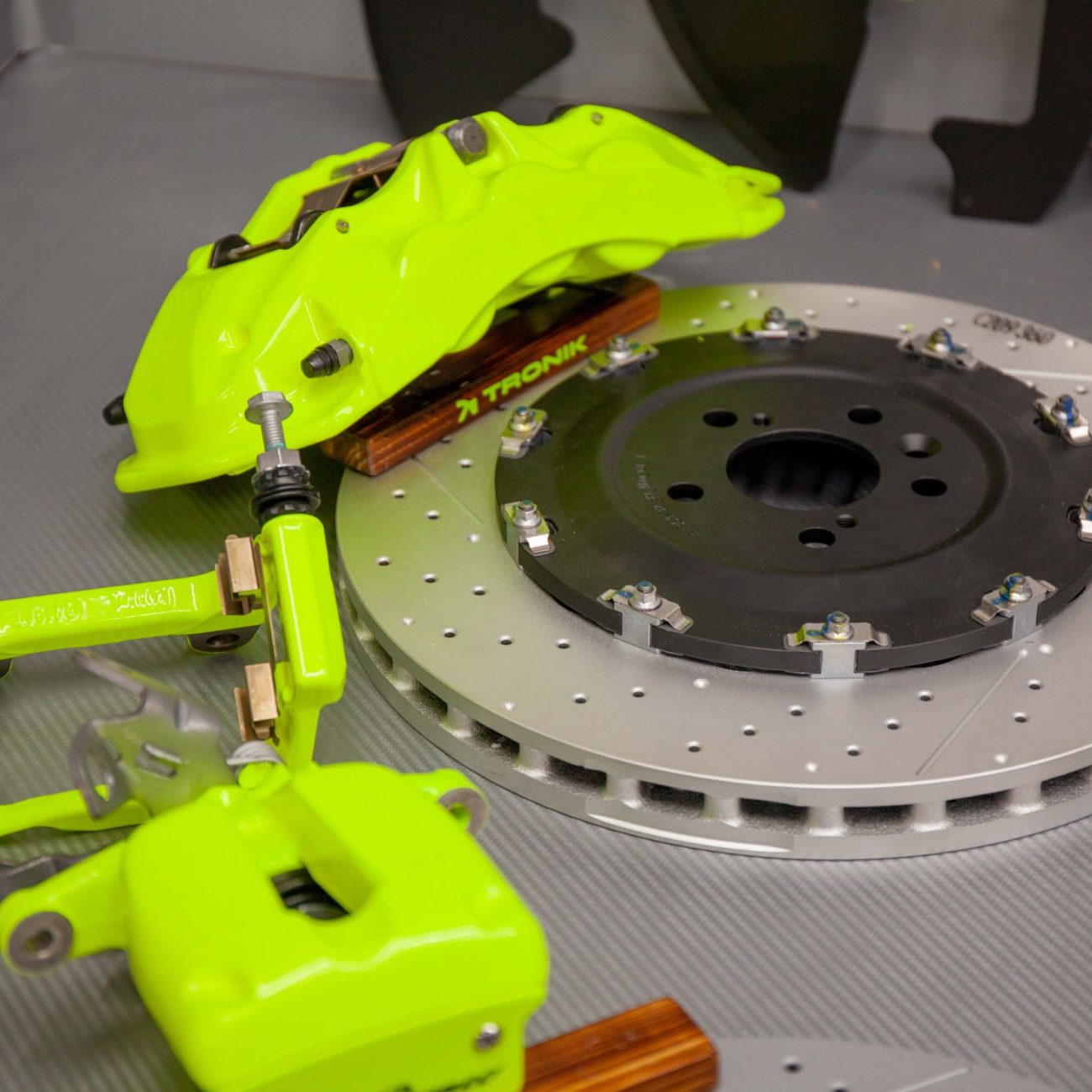 Brake system kit for Alfa Romeo GT - TRONIK.AE