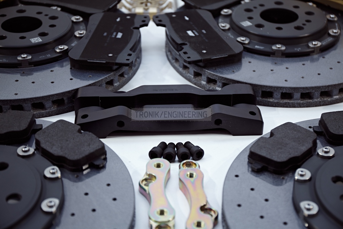 carbon-ceramic-brake-system-set-BMW-G11-pic-3.jpg - TRONIK.AE