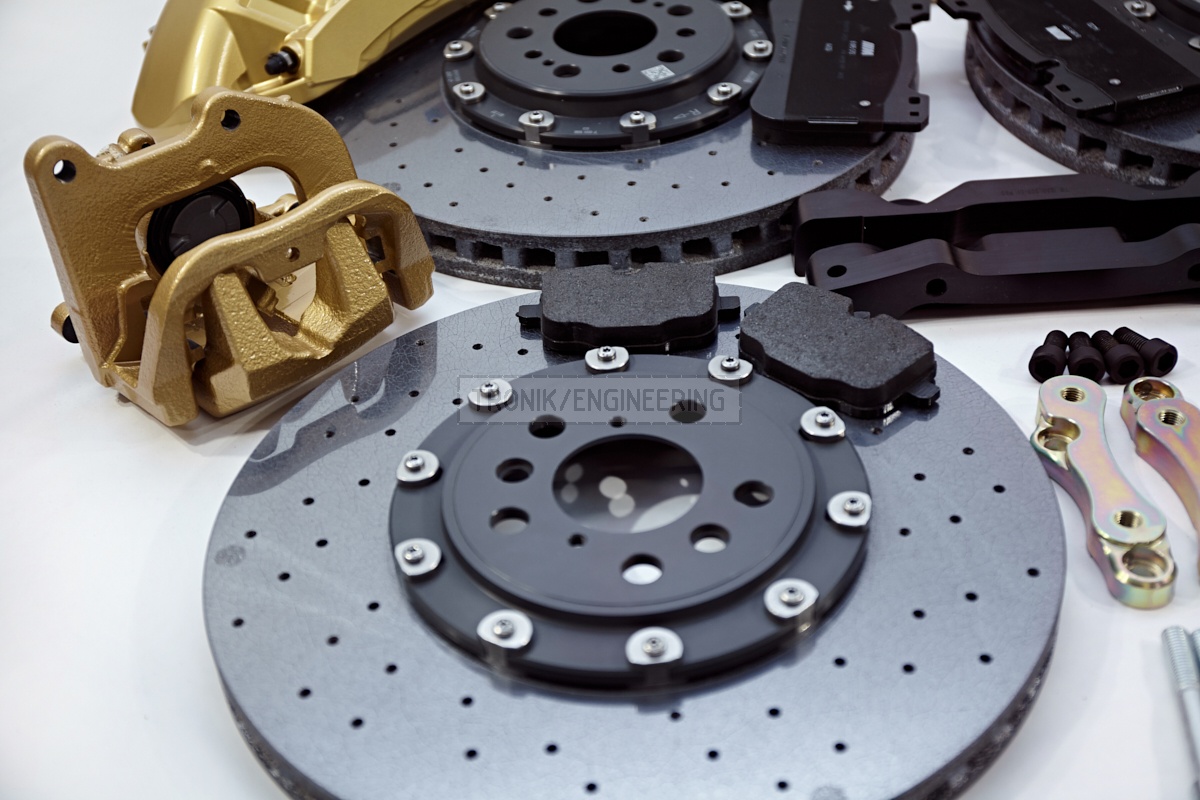carbon-ceramic-brake-system-set-BMW-G11-pic-6.jpg - TRONIK.AE