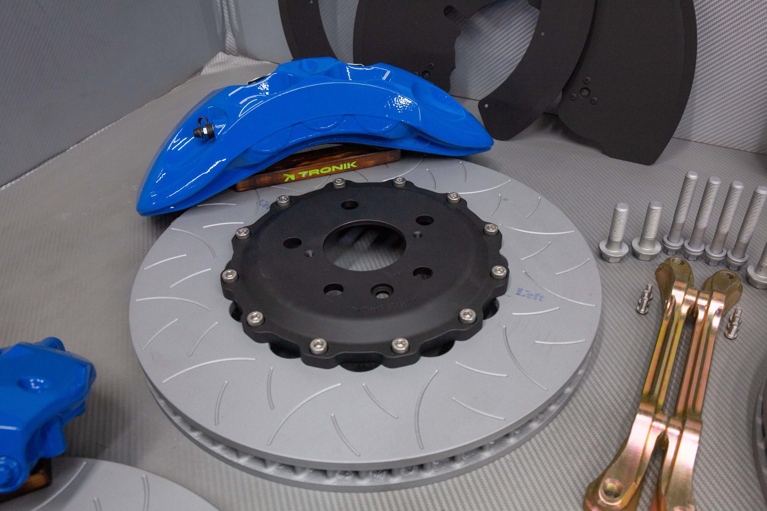 jeep-wrangler-brakes-photo-3-scaled-1.jpg - TRONIK.AE