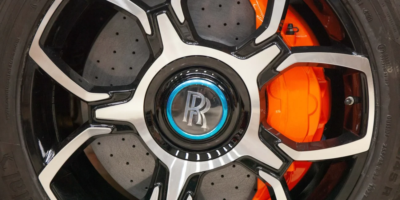 Rolls-Royce Cullinan - Carbon-ceramic brakes