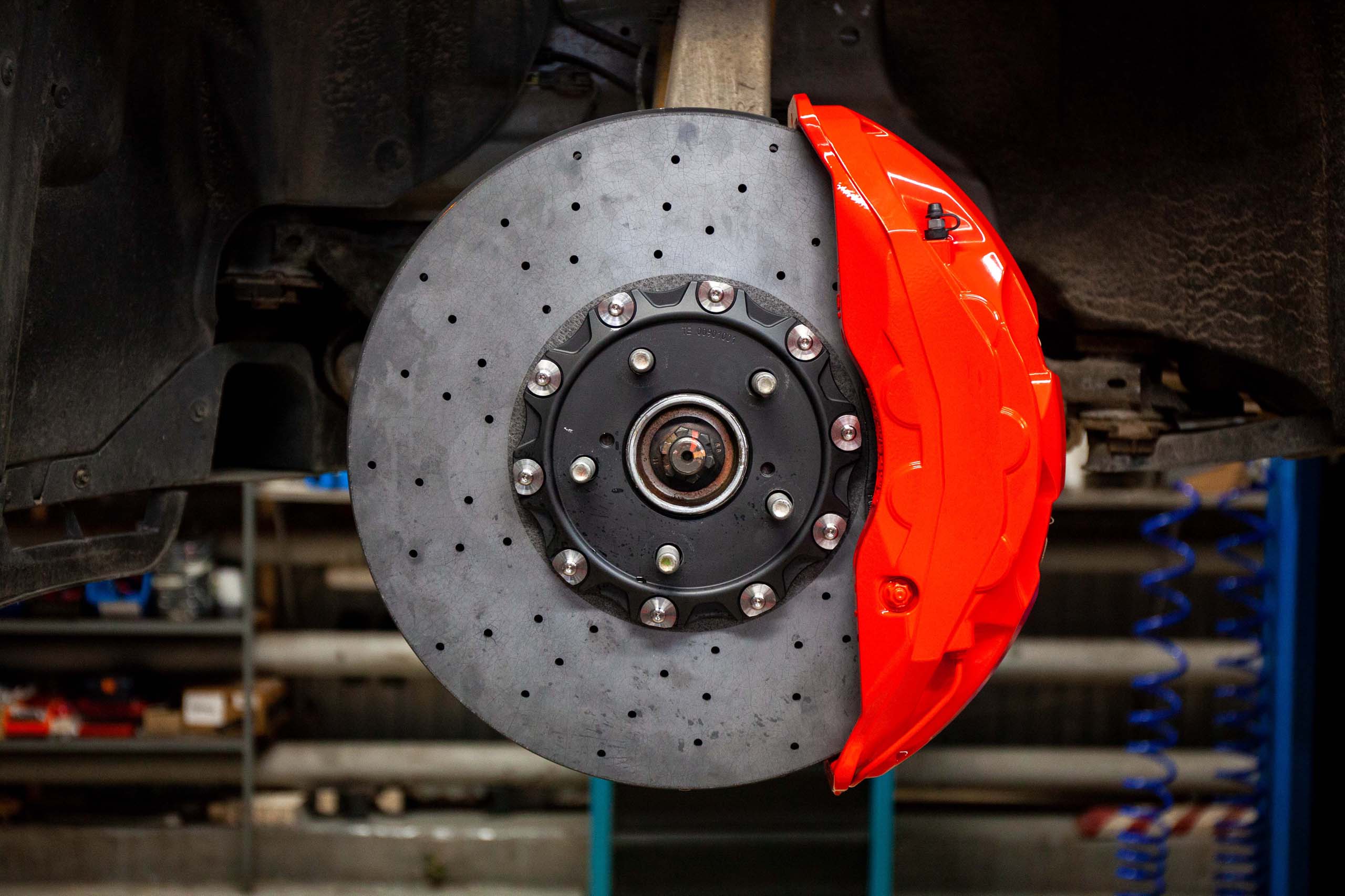 Carbon ceramic brake system for Dodge Durango Pic 1 - TRONIK.AE Carbon ceramic brake system for Dodge Durango Pic 1
