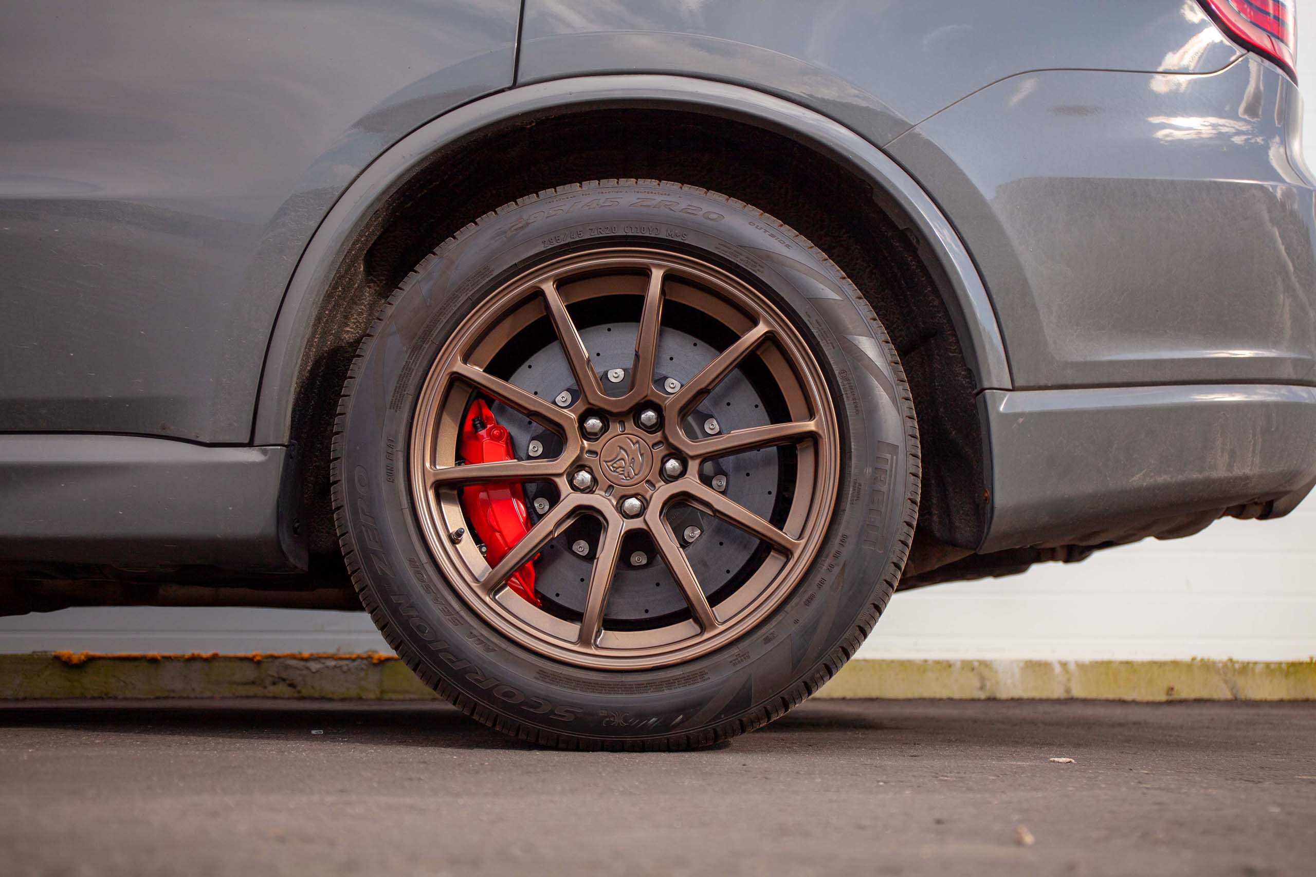 Carbon ceramic brake system for Dodge Durango Pic 10 - TRONIK.AE Carbon ceramic brake system for Dodge Durango Pic 10