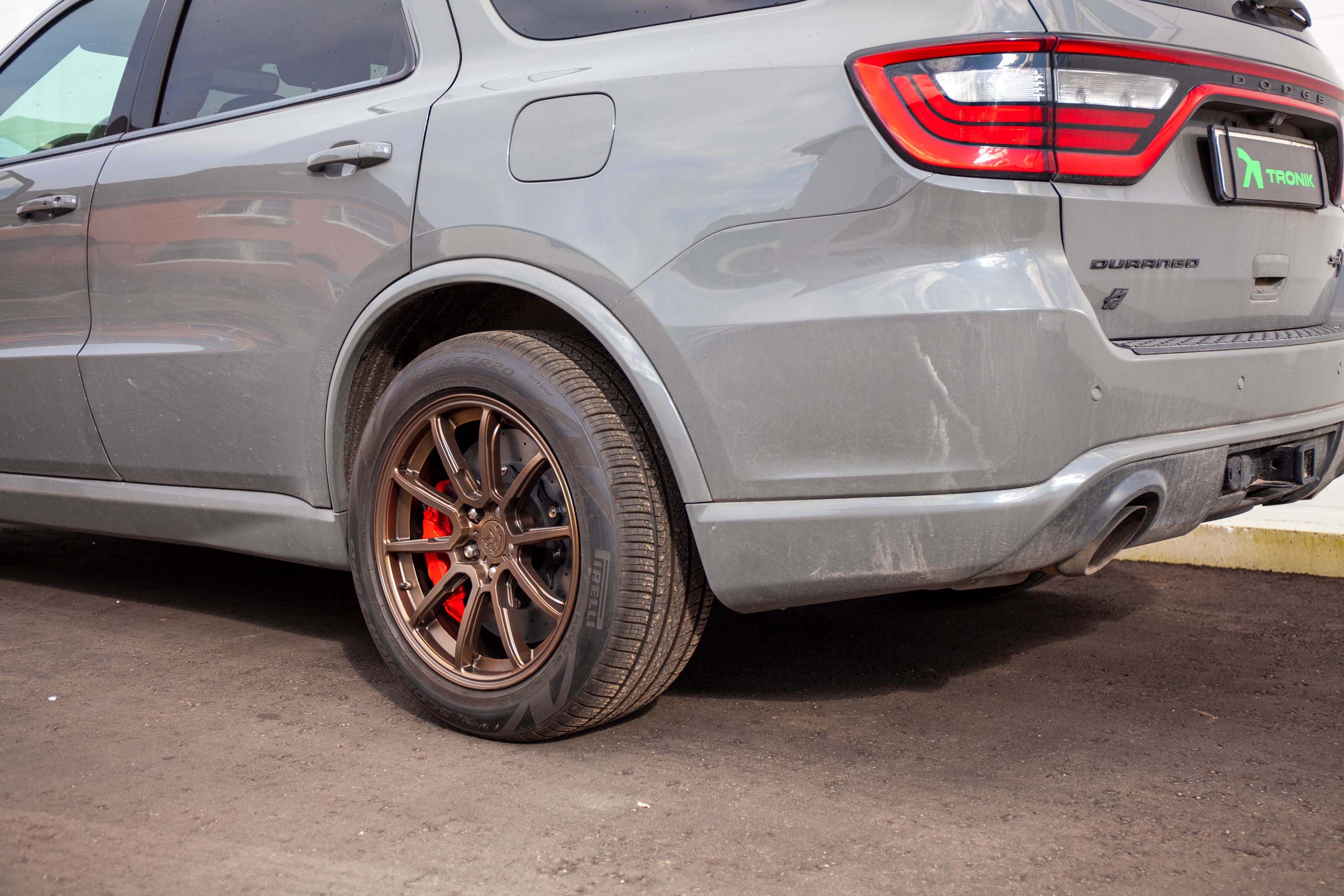 Carbon ceramic brake system for Dodge Durango Pic 11 - TRONIK.AE Carbon ceramic brake system for Dodge Durango Pic 11
