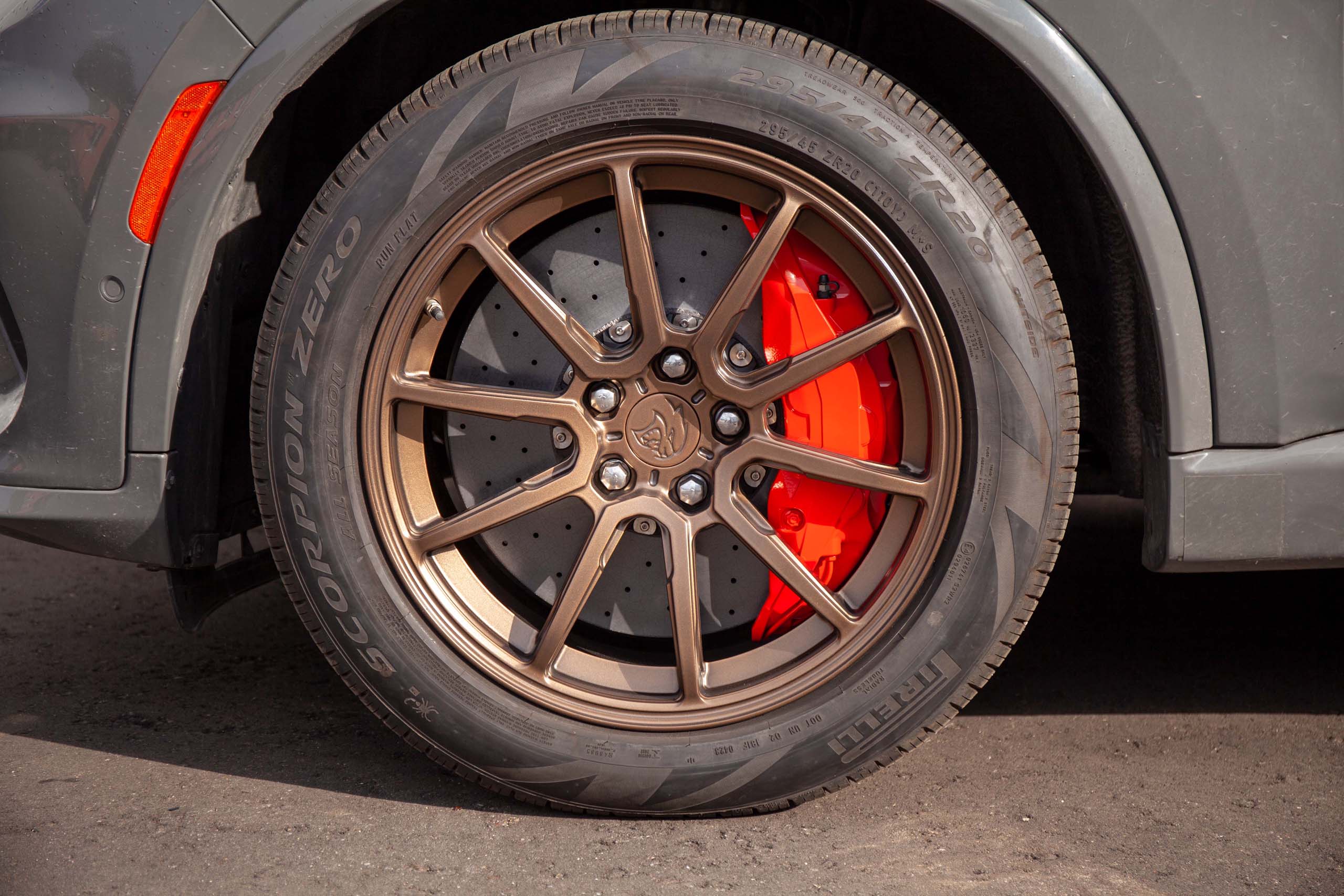 Carbon ceramic brake system for Dodge Durango Pic 8 - TRONIK.AE Carbon ceramic brake system for Dodge Durango Pic 8