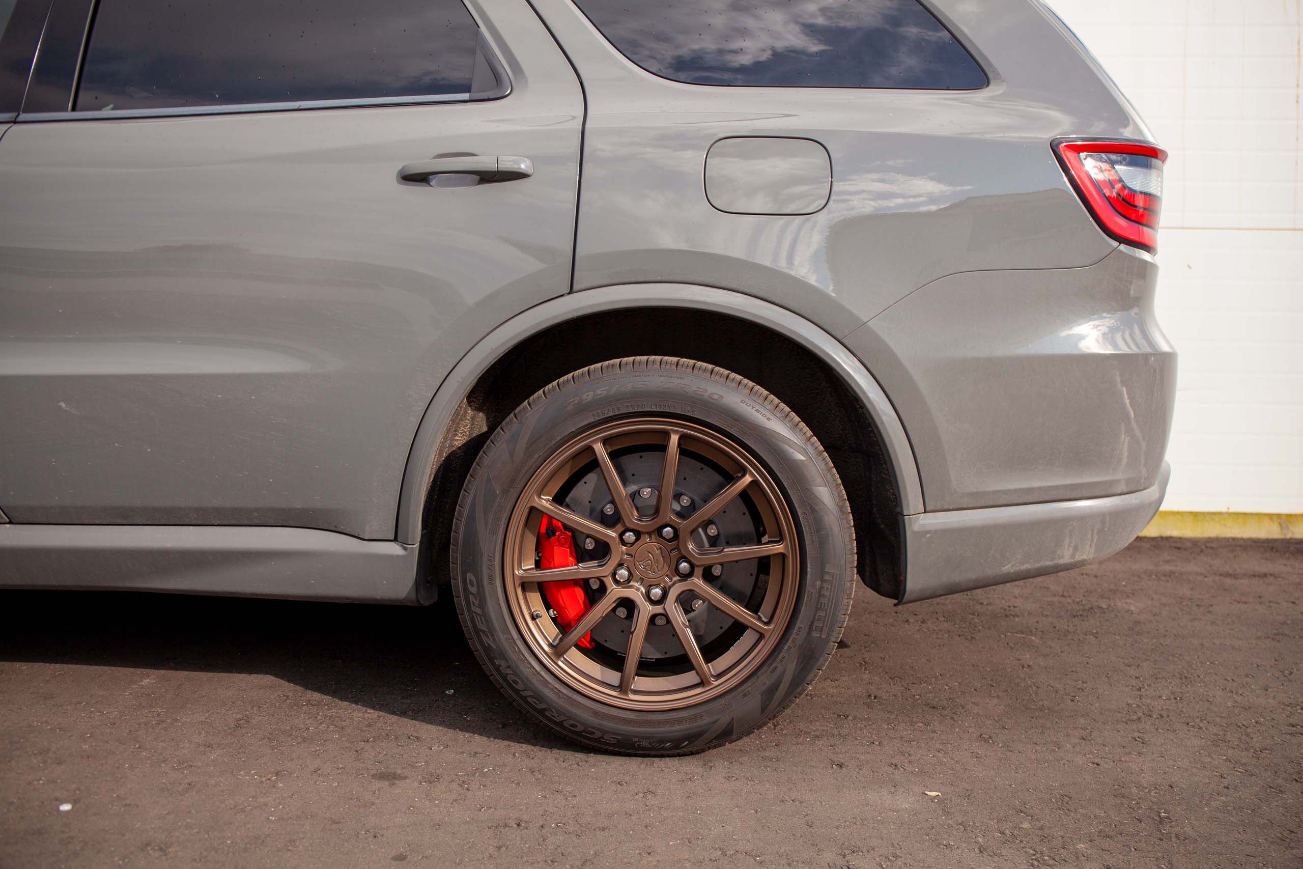 Carbon ceramic brake system for Dodge Durango Pic 9 - TRONIK.AE Carbon ceramic brake system for Dodge Durango Pic 9