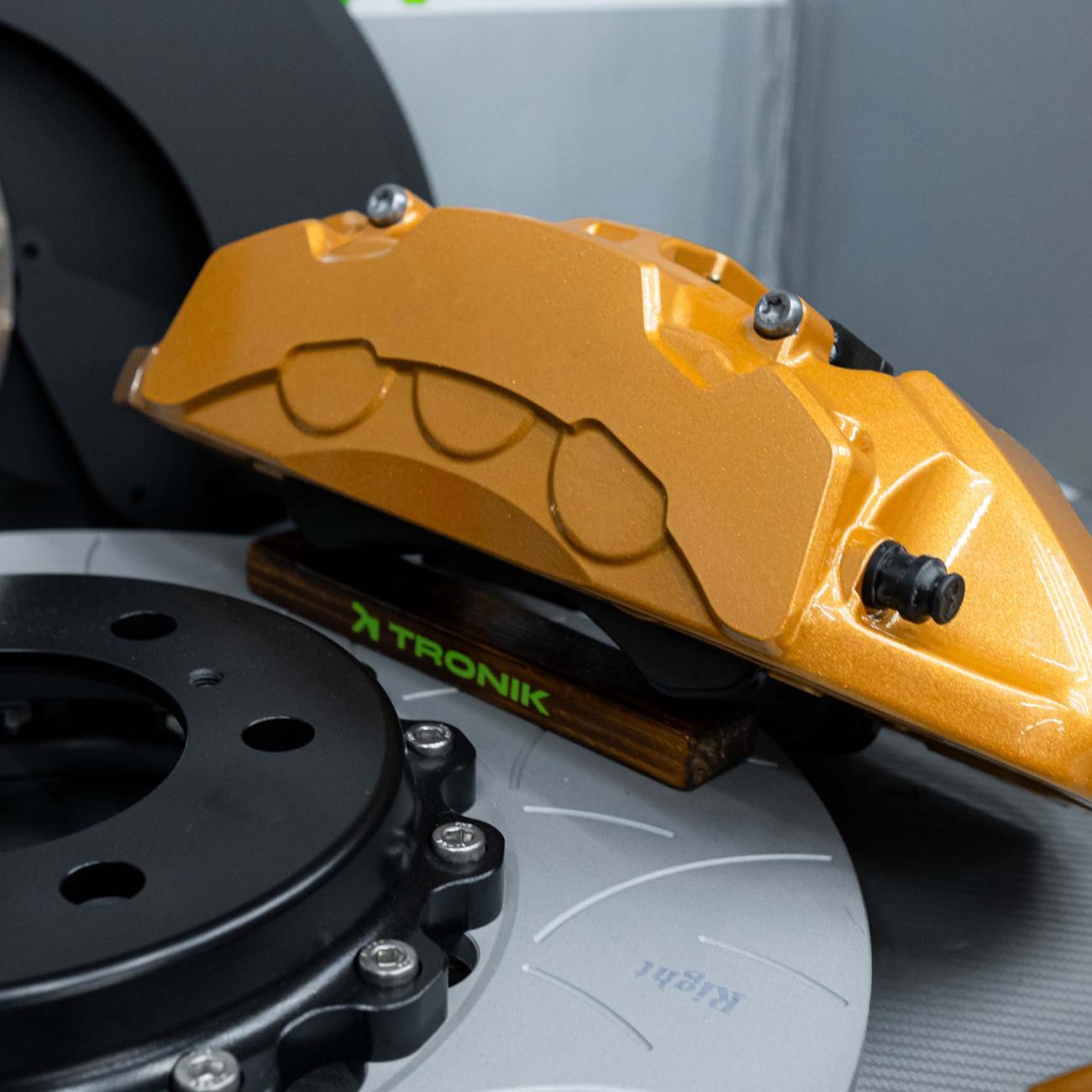 Brake system kit for Lexus LX600 - TRONIK.AE
