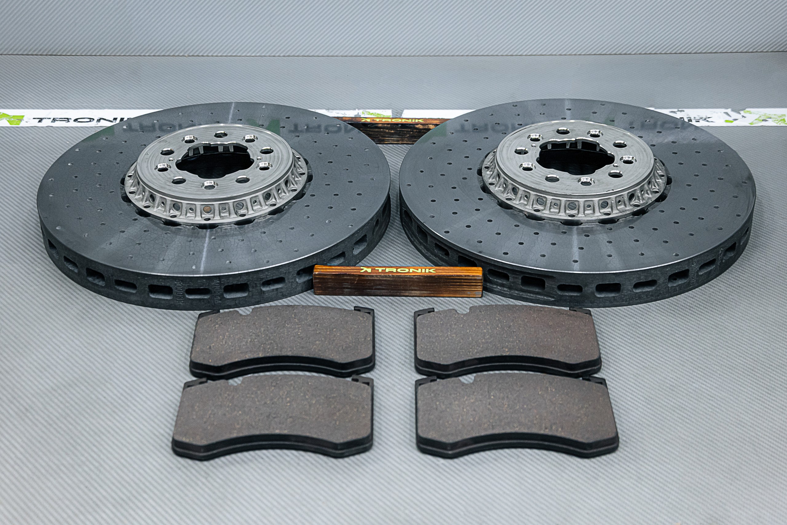 Upgrade kit for Range Rover L460 front axle brake system 1