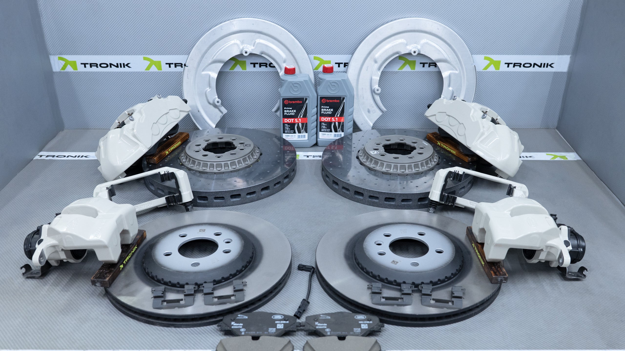 Carbon-ceramic brake system for Range Rover L460 Picture 1