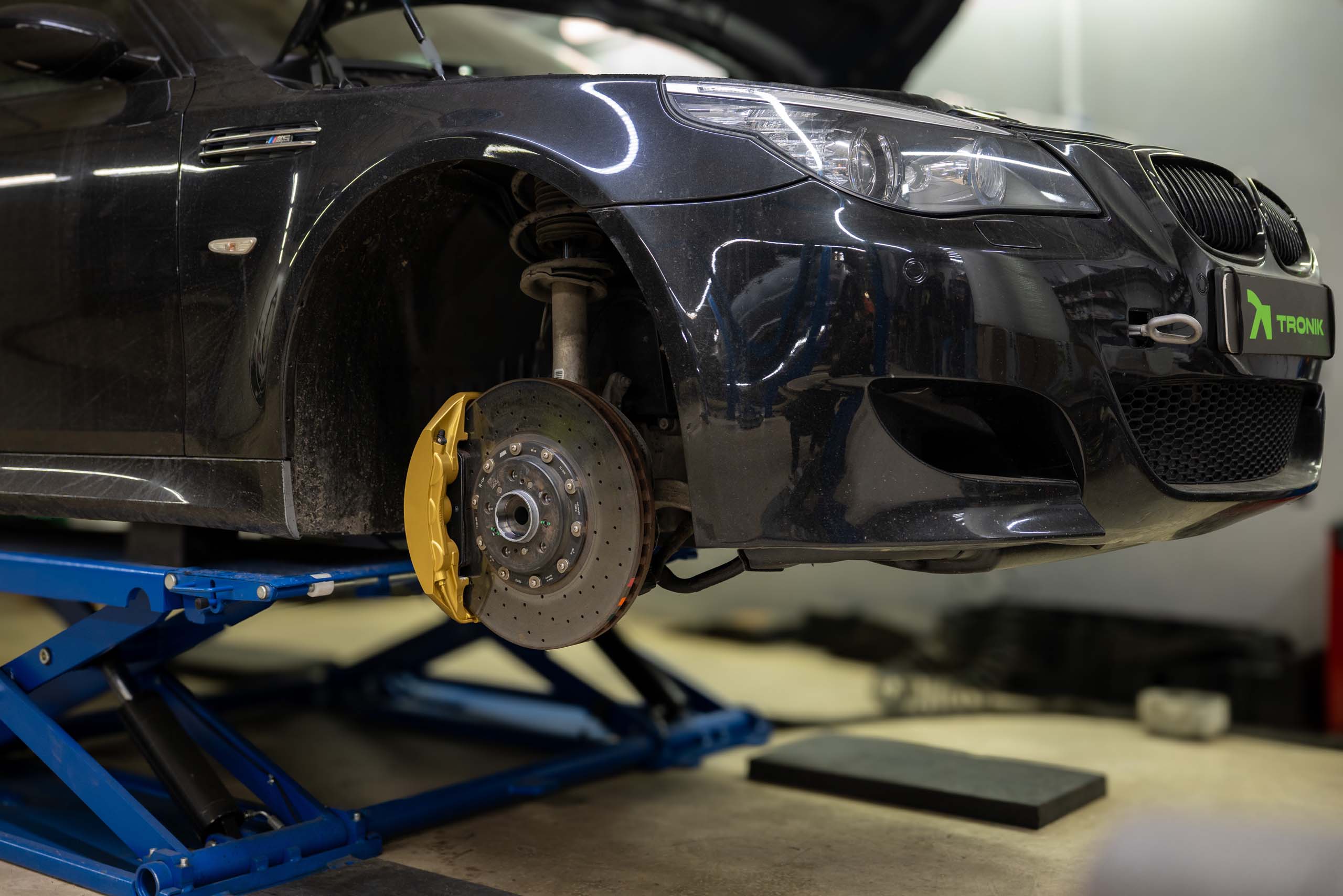 bmw-e60-ccb-pic-3jpg - TRONIK.AE
