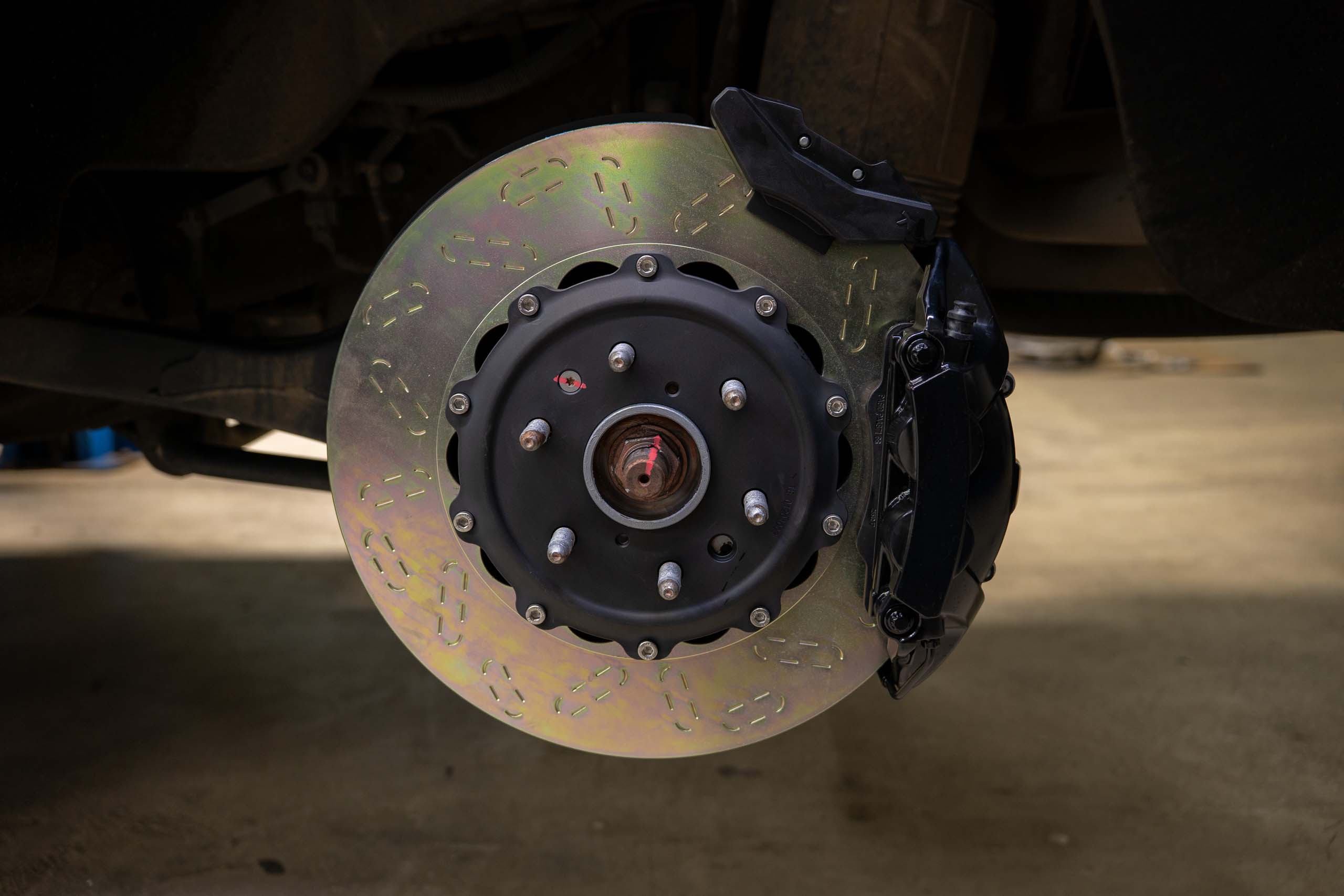 cadillac-escalade-brakes-pic-10jpg - TRONIK.AE