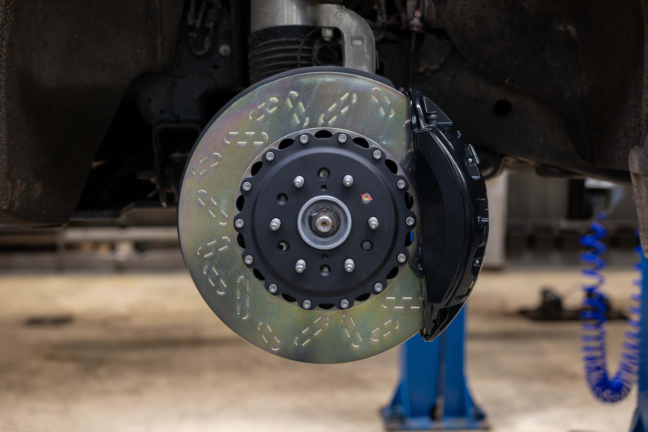 gmc-denali-brakes-pic-6jpg - TRONIK.AE