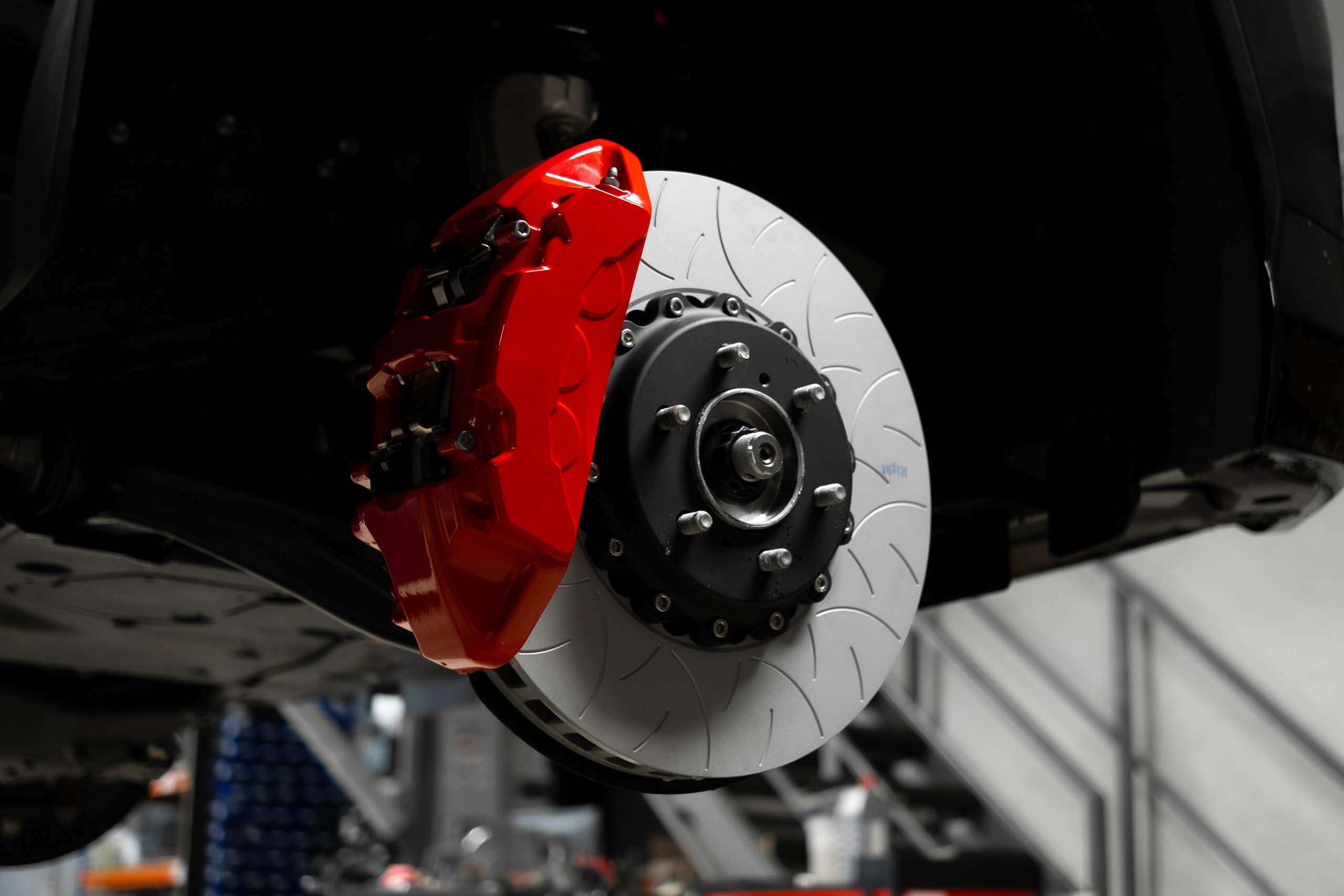 lx600-brakes-pic-10jpg - TRONIK.AE